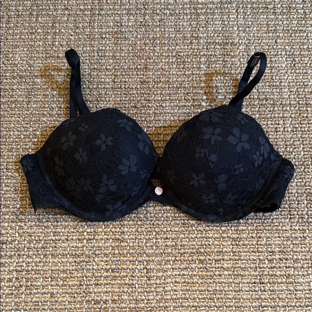 NWT Victoria's Secret 34C Black Floral Lace Bra